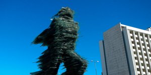 Ο Κώστας Βαρώτσος εξομολογείται την ιστορία του «Δρομέα»: «Δεν μπορώ να πω ότι μου άνοιξε κάποιο δρόμο»