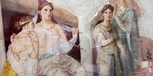 Μια νέα έκθεση φέρνει στο προσκήνιο τις γυναίκες της Πομπηίας: από μητέρες και υφάντριες έως επιχειρηματίες και ιδιοκτήτριες ταβερνών / POMPEII HISTORY