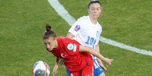 Στιγμιότυπο από τον αγώνα Ελλάδα - Τουρκία για το Nations League