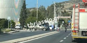 Εικόνα από το σημείο που σημειώθηκε το σοβαρό τροχαίο στην Ελευσίνα