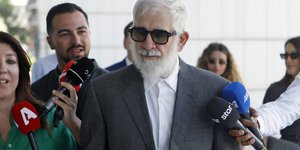 Ο Πέτρος Φιλιππίδης προσέρχεται στη δίκη του