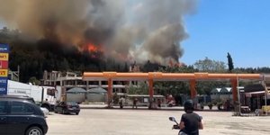 Καβάλα: Ξέσπασε φωτιά σε δάσος στην Άσπρη Άμμο -Ήχησε το 112, στην μάχη και εναέρια μέσα