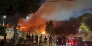 Φωτιά σε πάρκινγκ σκαφών στην Γλυφάδα