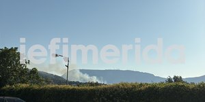 Φωτιά στην Αργιθέα Σπάτων: Ισχυρές πυροσβεστικές δυνάμεις στο σημείο