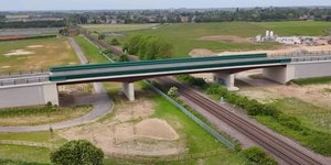 Oι Άγγλοι έφτιαξαν μια άχρηστη γέφυρα 