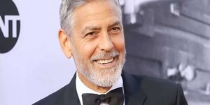 Η υποψηφιότητά του για το βραβείο Τόνι καθιερώνει τον Κλούνεϊ και ως θεατρικό ηθοποιό / WIKIPEDIA