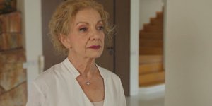 Η «Γη της Ελιάς» επιστρέφει απόψε στους τηλεοπτικούς μας δέκτες με ένα νέο επεισόδιο