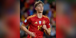 Η νέα μεταγραφή της Ρεάλ Μαδρίτης κάνει διακοπές στη Μύκονο παρέα με πορνοσταρ