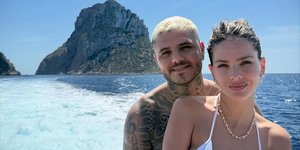 Ο Μάουρο Ικάρντι με τη σύντροφό του στην Ιμπιζα