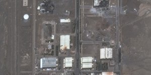 Βομβαρδισμένες δομές στην ιρανική πυρηνική εγκατάσταση της Νατάνζ