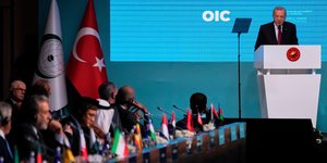 Ο Ταγίπ Ερντογάν στην ομιλία του στον Οργανισμό Ισλαμικής Συνεργασίας