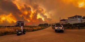 Μεγάλη φωτιά στη Σμύρνη 