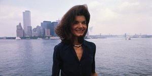 Το μυστικό της Τζάκι Κένεντι για τέλειο στιλ -Ένα απλό τρικ που εφάρμοζε σε όλα της τα παπούτσια