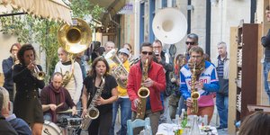 Jazz στα σοκάκια της Αίγινας