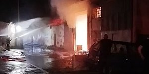 Μεγάλη φωτιά σε αποθήκη στον Κολωνό