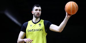 Ο Γιάννης Κουζέλογλου, το νέο απόκτημα του Παναθηναϊκού στο μπάσκετ