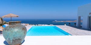 κυκλαδες πισινα κιουπι