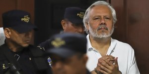 Ο προφυλακισμένος δικηγόρος και συνταγματολόγος Ενρίκε Ανάγια