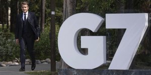 Ο Εμανουέλ Μακρόν στη συνάντηση των ηγετών της G7