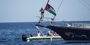 Το σκάφος «Madleen» στο οποίο επιβαίνουν ακτιβιστές μεταφέροντας ανθρωπιστική βοήθεια στη Γάζα