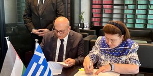 Η Λίνα Μενδώνη με τον Hani Al-Hayek και τον Πρέσβη της Παλαιστινιακής Αρχής στην Ελλάδα Yussef Dorkhom