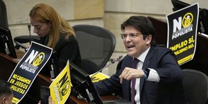 Ο Γερουσιαστής της Κολομβίας, Μιγκέλ Ουρίμπε