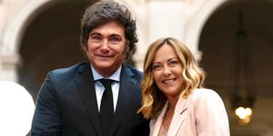 Η Τζόρτζια Μελόνι με τον Χαβιέρ Μιλέι