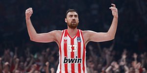 Ο Νίκολα Μιλουτίνοφ