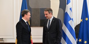 Ο Κυριάκος Μητσοτάκης με τον Μολδαβό πρωθυπουργό Ντορίν Ρετσεάν