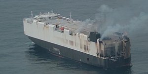 Πυρκαγιά σε πλοίο 