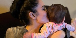 Μια ιστορία γεμάτη αντιφάσεις: Πώς μια γυναίκα χωρίς σεξ για 25 χρόνια έγινε ανύπαντρη μητέρα 14 παιδιών
