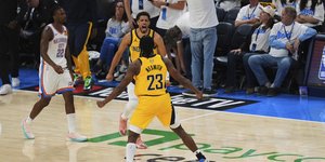 Με buzzer beater του Χαλιμπέρτον οι Πέισερς «έκλεψαν» το Game 1
