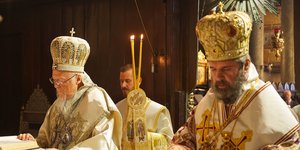 Ο Οικουμενικός Πατριάρχης Βαρθολομαίος με τον Αρχιεπίσκοπο Αλβανίας Ιωάννη