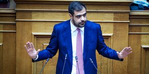 Ο Παύλος Μαρινάκης στη Βουλή