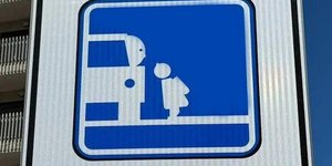 Πινακίδα σε διάβαση μαθητών 