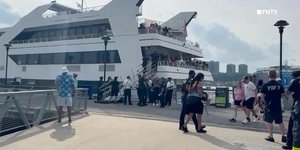 Πολυτελές πλοίο με 352 επιβαίνοντες συγκρούστηκε σε προβλήτα του ποταμού Χάντσον