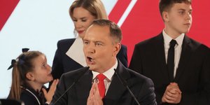O εκλεγμένος πρόεδρος της Πολωνίας, Κάρολ Ναβρότσκι με την οικογένειά του