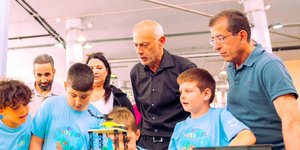 Εντυπωσίασαν με τις καινοτόμες δημιουργίες τους οι μαθητές στο 4ο Φεστιβάλ Εκπαιδευτικής Ρομποτικής Πειραιά, στο ΣΕΦ