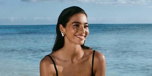 Το μοντέλο Roccio Crusset με μαγιό Calzedonia
