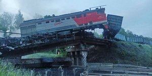 Δύο γέφυρες κατέρρευσαν και δύο τρένα εκτροχιάστηκαν μέσα σε λίγες ώρες στη νοτιοδυτική Ρωσία