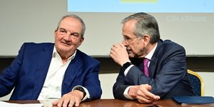 Αντώνης Σαμαράς και Κώστας Καραμανλής στη παρουσίαση του βιβλίου του Σταύρου Λυγερού