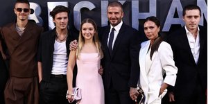 Οι αυξανόμενες φήμες για μια ισχυρή ενδο-οικογενειακή διαμάχη έχουν αρχίσει να επηρεάζουν τη δημόσια εικόνα των Μπέκαμ / FACEBOOK