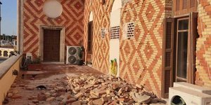 Ζημιές στο κτίριο του τοίχου της Περιφέρειας προκάλεσε ο σεισμός 5,8 Ρίχτερ στη Ρόδο