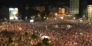 Επεισόδια έξω από το προεδρικό μέγαρο στην Σερβία