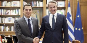 Ο Κώστας Σκρέκας και ο Κυριάκος Μητσοτάκης