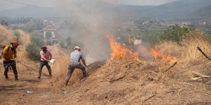 Φωτιά στη Σμύρνη
