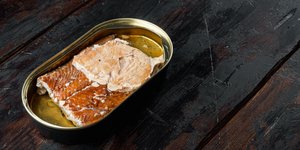 Παλιά κονσέρβα σολομού