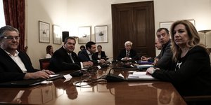 Ο Σταύρος Θεοδωράκης, ως επικεφαλής του Ποταμιού, στο κρίσιμο συμβούλιο πολιτικών αρχηγών το 2015