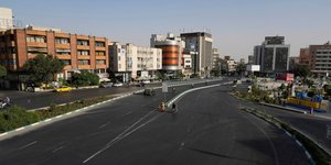 Άδειοι δρόμοι στη Τεχεράνη