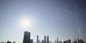 Αναχαίτιση ιρανικών πυραύλων στον ουρανό του Τελ Αβίβ